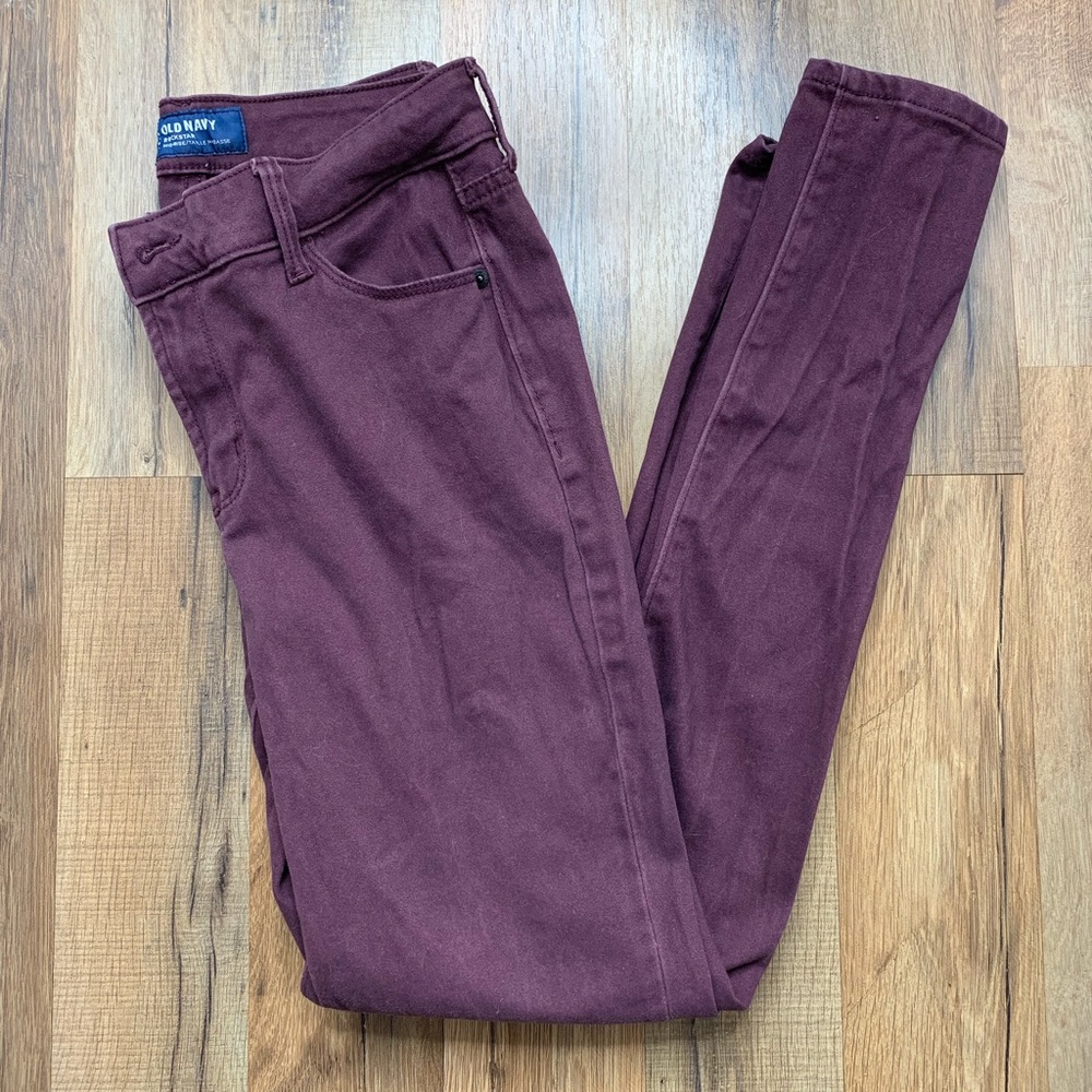 Burgundy hardly worn jeans! Stretching & comfy!